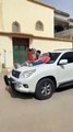 ركوب 4 أطفال على غطاء محرك سيارة مسرعة يثير الغضب في السعودية