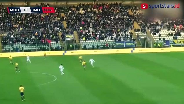 Gokil ! Kiper Klub Divisi Tiga Liga Italia Ini Cetak Gol Spektakuler dari Jarak 80 Meter