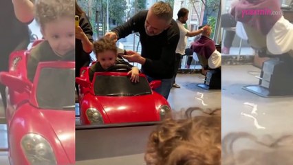 Ezgi Sertel'in ikizleri ilk kez saç traşı oldular