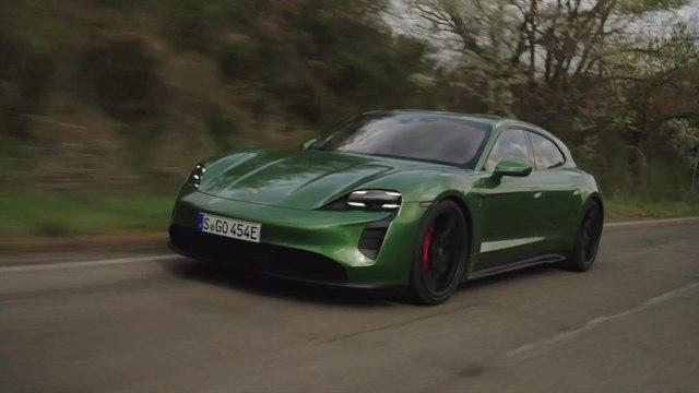 The new Porsche Taycan GTS Sport Turismo Design in Mamba Green