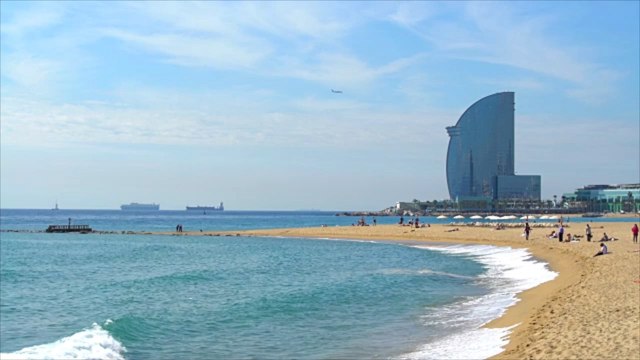 Il sera interdit de fumer sur les plages de la région de Barcelone dès le 1er juillet selon les médias espagnols
