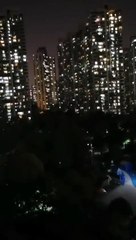 Covid-19. Para combater a solidão, pessoas gritam à janela em Shangai