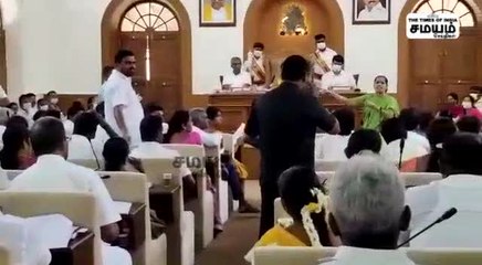 திமுகவுக்கும், அதிமுகவுக்கும் வாய்ச்சண்டை; கோவை மாநகராட்சி அலுவலகத்தில் பரபரப்பு!