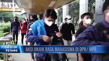 Aksi Unjuk Rasa Mahasiswa di DPR dan MPR Massa Demonstrasi dari Stasiun Palmerah
