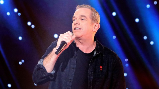FEMME ACTUELLE - Garou : le chanteur assure être parfois gêné par les confidences de sa fille, Emelie
