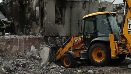 العثور على أكثر من 1200 جثة في منطقة كييف والقصف مستمر في أوكرانيا