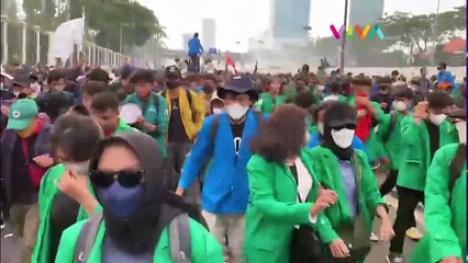 Demo di Gedung DPR Ricuh, Polisi Pukul Mundur Demonstran