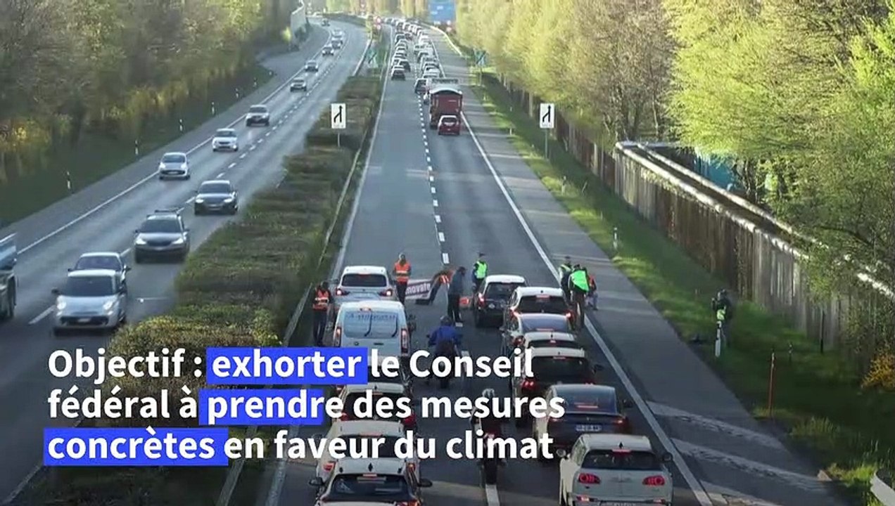 Suisse: des militants du climat bloquent brièvement une autoroute