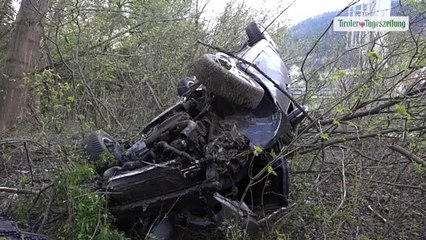 Alkolenker kam auf A12 von Straße ab und landete im Gebüsch