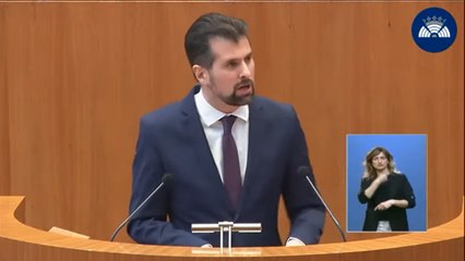 Tudanca, a Mañueco: "Pagará ante la historia por haber abierto las puertas a quienes quieren cuestionar los derechos de las mujeres"