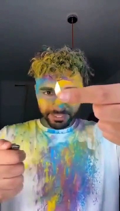 Il dévoile tous les trucs des magiciens de TikTok