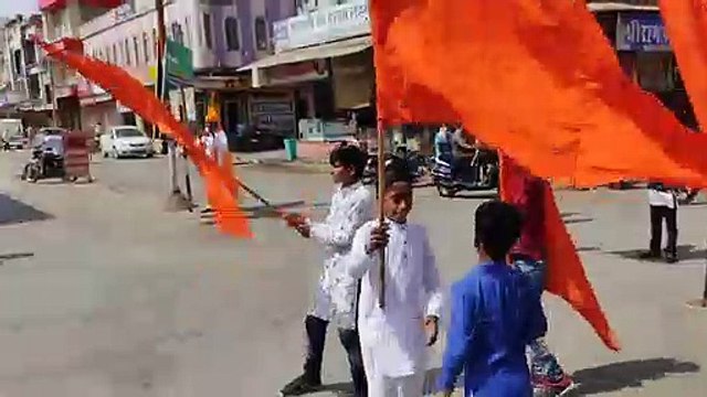 Remembered Mahatma Phule, took out procession