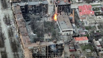 Télécharger la video: Guerra in Ucraina, Mariupol ha le ore contate, pronta l'offensiva finale russa