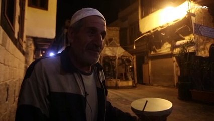 شاهد: "المسحراتي" طقس رمضاني يقاوم التكنولوجيا في دمشق