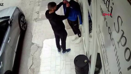 Cansız mankeni soyan hırsız kamerada