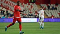 Çılgın seri devam ediyor! Antalyaspor, Hatayspor'u farka boğdu