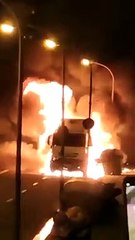 Un camión de la basura explota en Barcelona