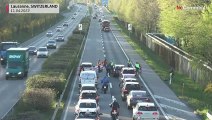 بدون تعليق: نشطاء بيئيون يغلقون طريقا سريعة في سويسرا