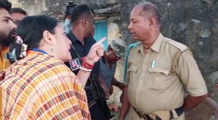 বারাবনির আসানবনিতে অগ্নিমিত্রা পালের সাথে রাজ্য পুলিশের বচসা |Oneindia bengali