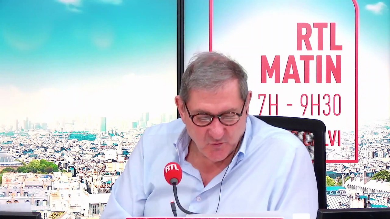 ÉDITO - Présidentielle 2022 : Emmanuel Macron contraint au mouvement