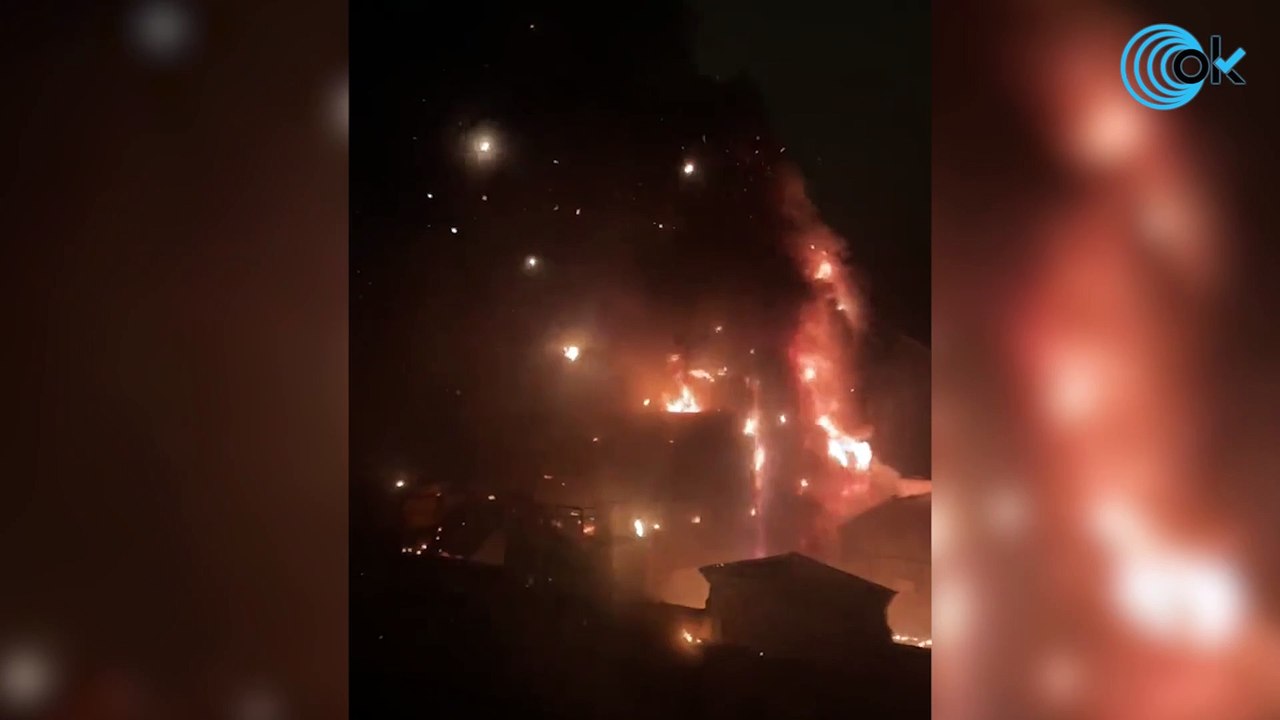 Cuatro heridos en un aparatoso incendio que ha afectado a varios edificios en Barcelona