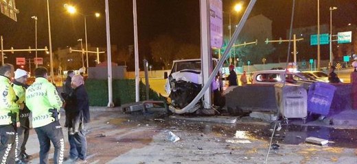 Kontrolden çıkan araç benzinliğe daldı