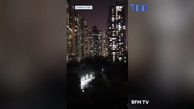 Confinement à Shanghaï: Des habitants hurlent leur frustration à leurs fenêtres