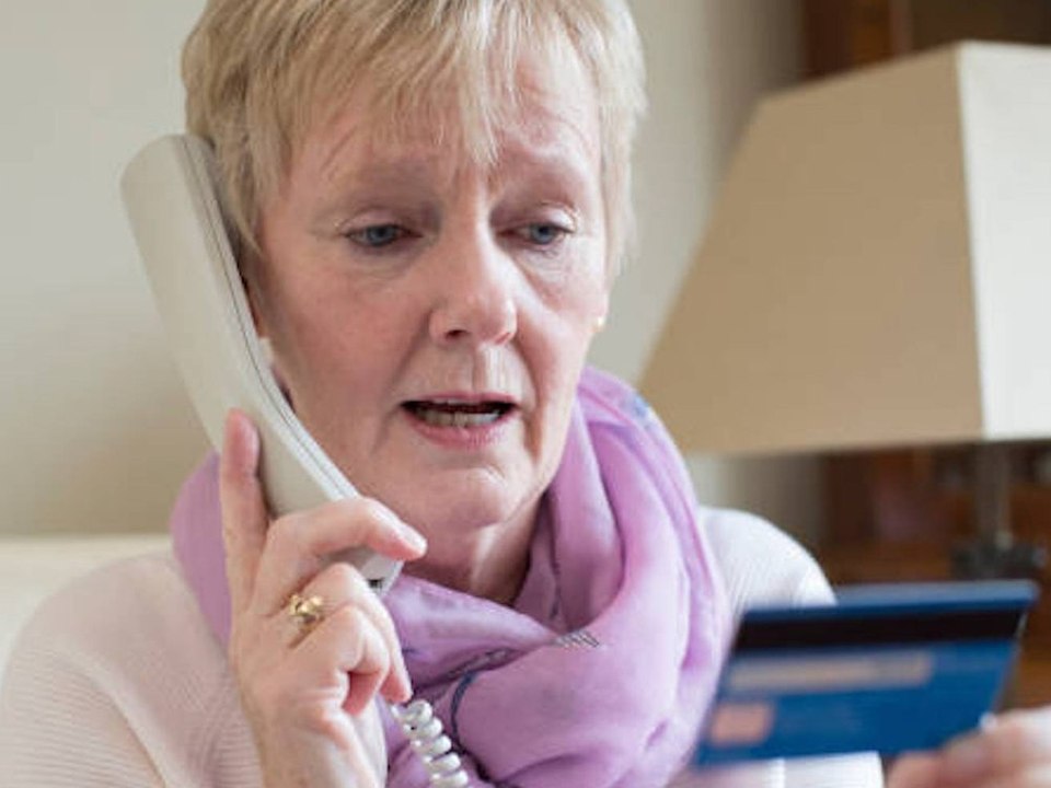 Falsche polizeimitarbeiter! bka warnt vor betrügerischen anrufen