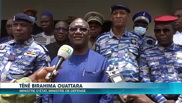 Diawala : le ministre de la Défense visite le chantier de la gendarmerie