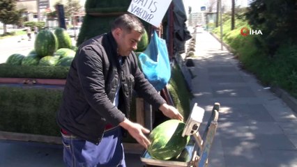 Karpuz satıcısının bulduğu yöntem satışları patlattı!