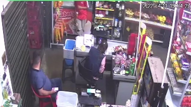 Câmeras de segurança registram ação criminosa que resultou em Hilux roubada no Florais do Paraná