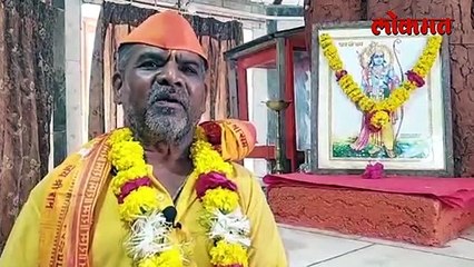 कलियुगातील श्रावणबाळ...आईला खांद्यावर घेऊन गाठली शिर्डी