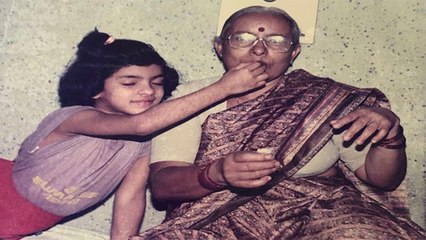 Bollywood Actress की Grandmother संग Childhood Moment Viral,पहचानना हुआ मुश्किल | Boldsky