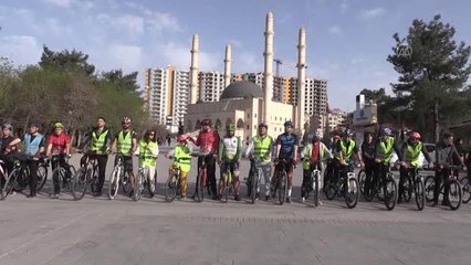 Kalp sağlığına dikkati çekmek için pedal çevirdiler