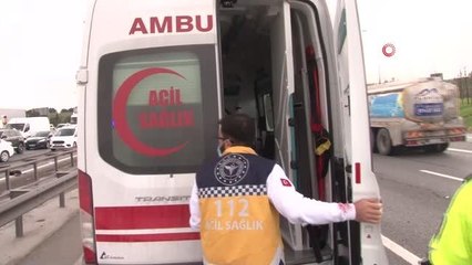 Son dakika haberi | TEM'de turistleri taşıyan minibüs, kaza yapan araçlara çarptı: 4 yaralı