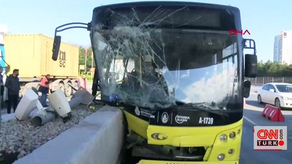 İETT otobüsü bariyere ok gibi saplandı