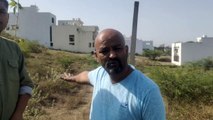 प्राइवेट कॉलोनाइजर की बनाई 60 फीट सड़क से जनता के भूखंड चले गए गड्ढ़े में