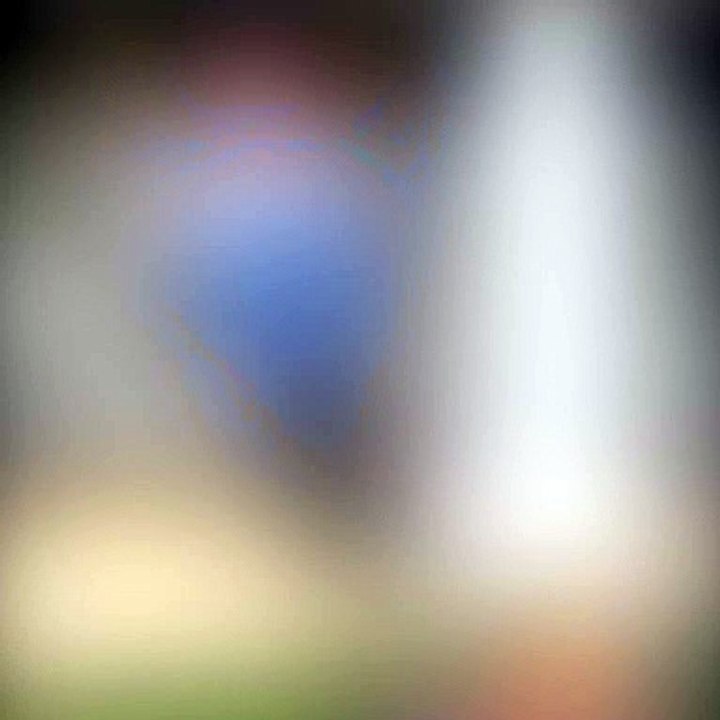 Faire de la balançoire devant un feu ce n'est pas une très bonne idée