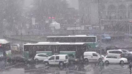 Kayseri'de kar yağışı etkisini sürdürüyor