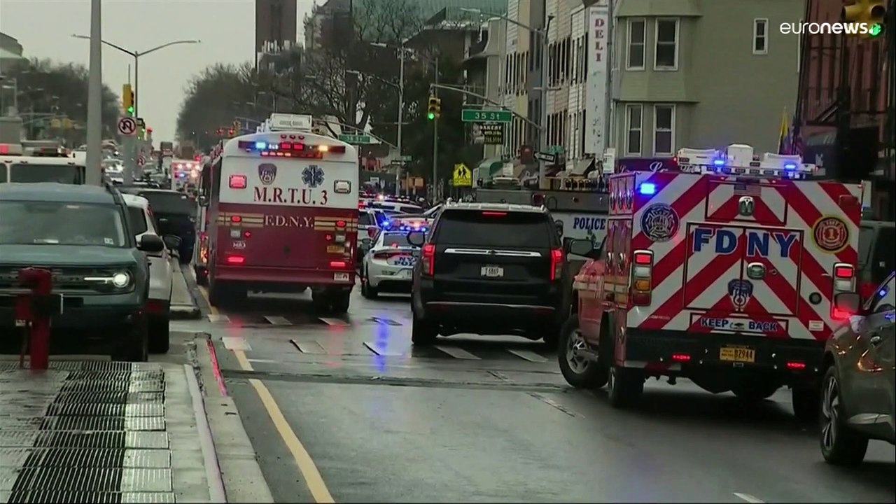 Was wir über die Schießerei in einer U-Bahn-Station in New York bisher wissen