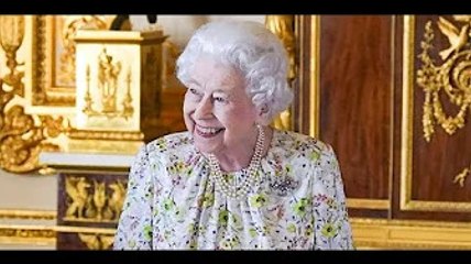 Queen Elizabeth's Life in Lockdown to Be Revealed in Trusted Aide's Book (Including Who Cut Her Hair