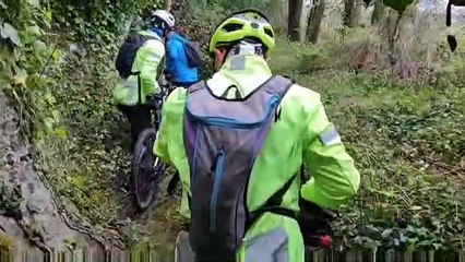 Passage par la grotte de Trizay