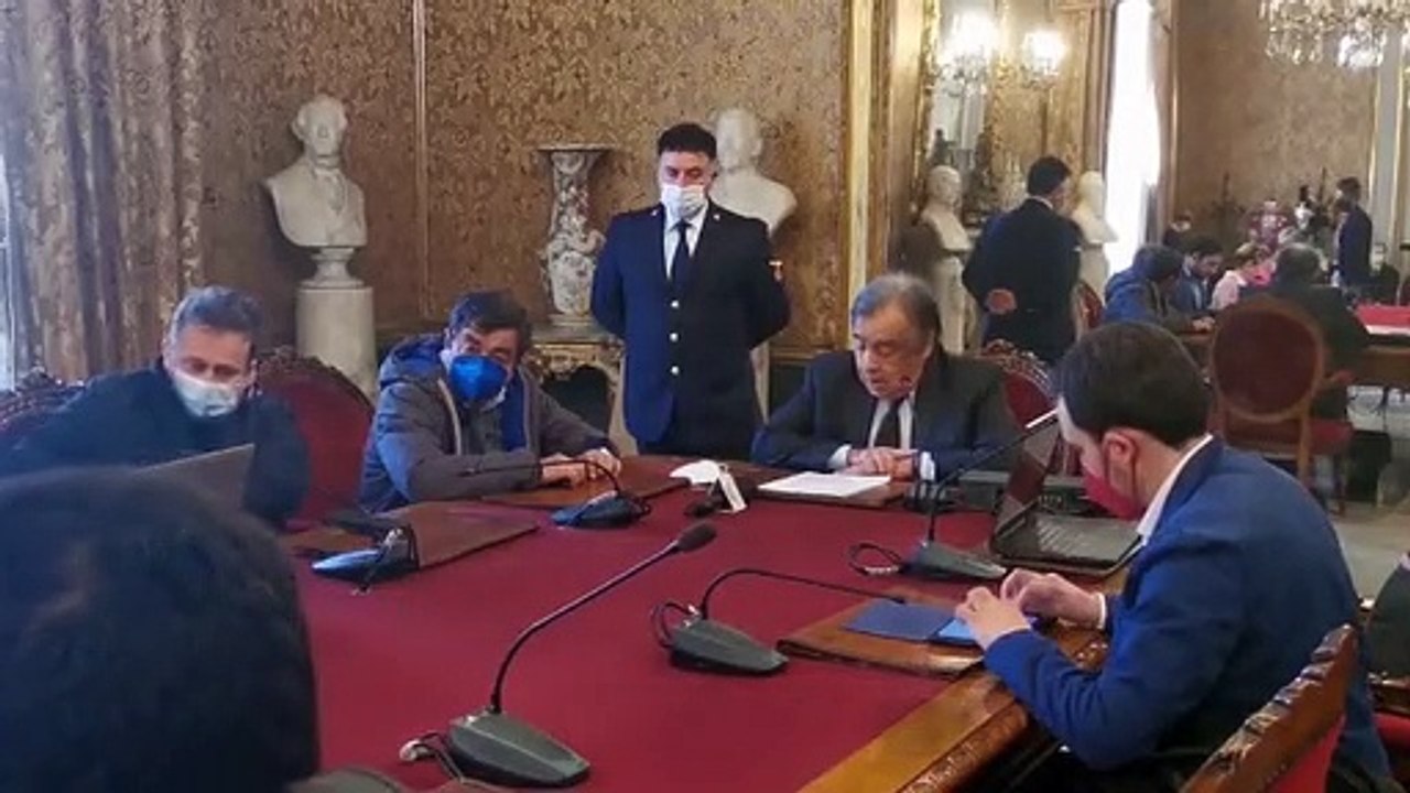 Aumento Irpef bocciato, Orlando chiede l'aiuto del Governo per evitare il dissesto