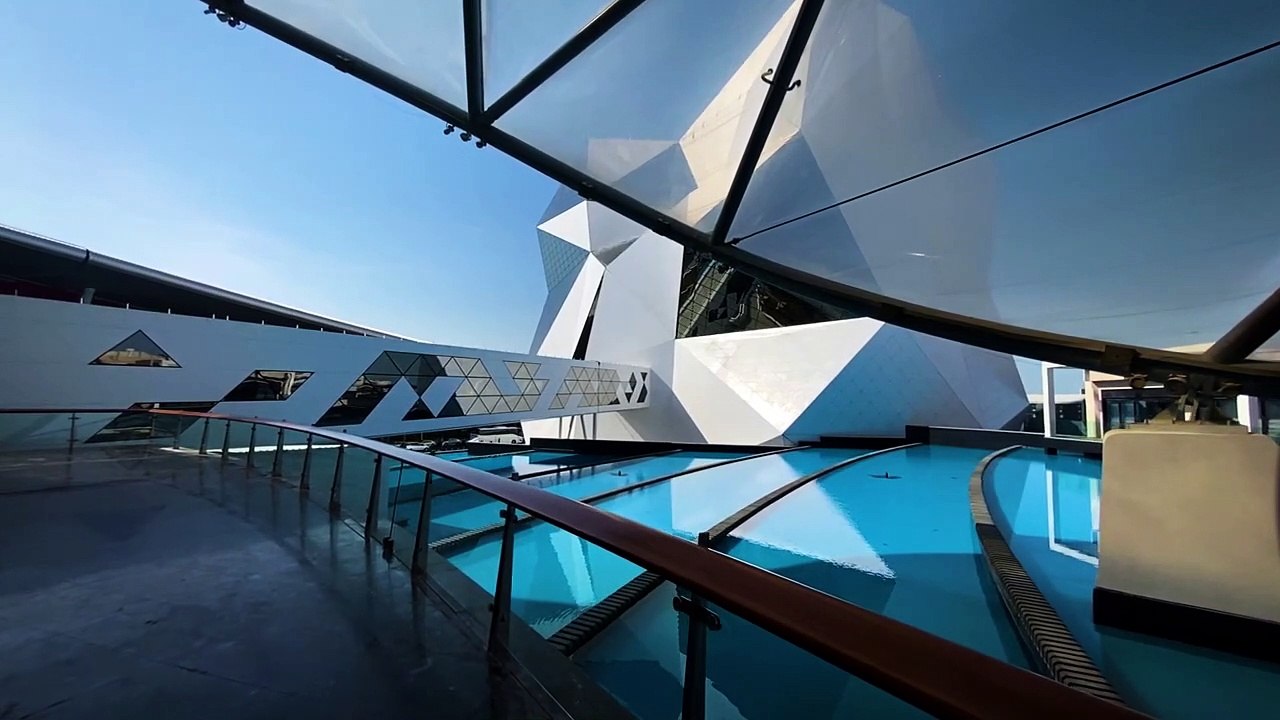 CLYMB™ Abu Dhabi The world’s tallest indoor climbing wall and