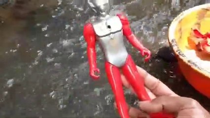 Cleaning muddy dirty toys, Ultraman Nexus, robots, tanker trucks, molen trucks and more
