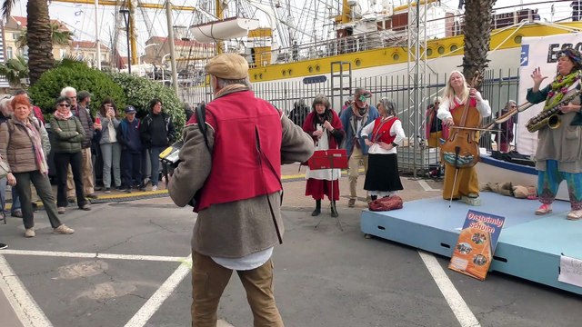 ESCALE A SETE SUR LES QUAIS DEVANT LES VOILIERS