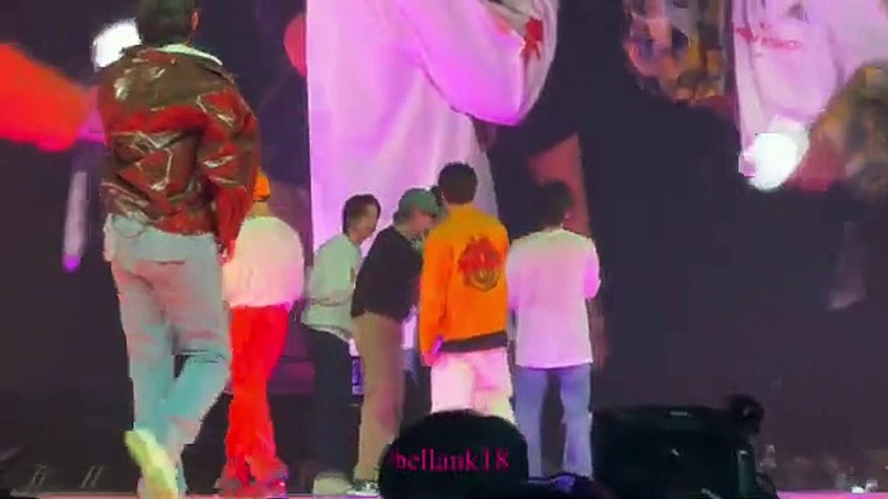 220408 Army bomb wave   Ending ment (RM says ignore the haters ----) BTS PTD on stage Las Vegas Day 1, 2022