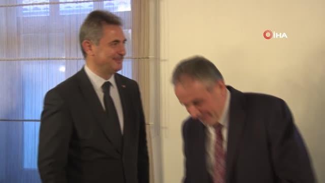 Anadolu Yayıncılar Derneği siyasetçilere ve basın mensuplarına iftar verdi