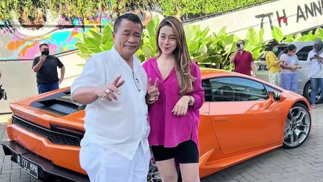 Terungkap! Ternyata Ini Alasan Hotman Paris Pamer Harta dan Cewek-cewek Cantik