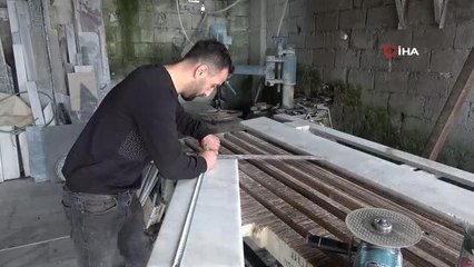 17 yıl önce kaybettiği kimlik yüzünden borçlardan kurtulamıyor- Adına çıkan borçların kendisine ait olmadığını belirten Osman Akyasan, konuyla ilgili...